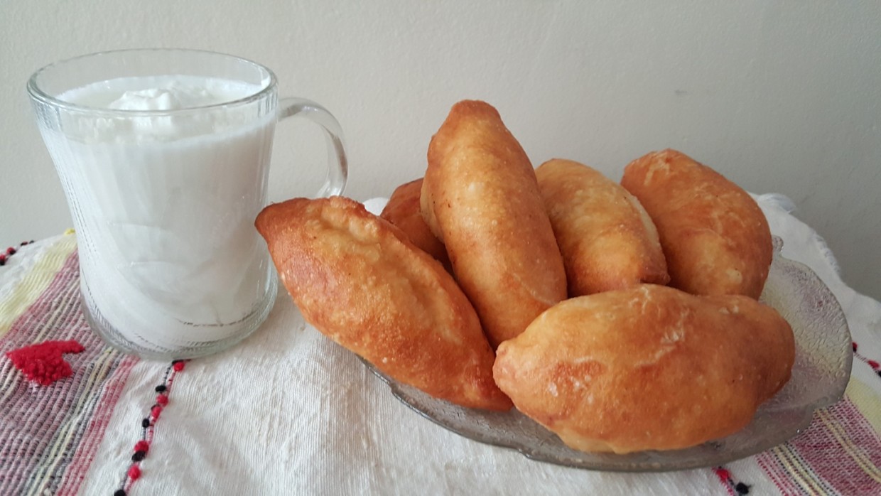 Мамино тесто для всего: этот рецепт передаётся по наследству — и каждый раз пирожки получаются вкуснее прежних