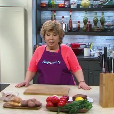 Лечо от Ларисы Рубальской: рецепт осенний, но хочется весь год — в нем чувствуется рука автора