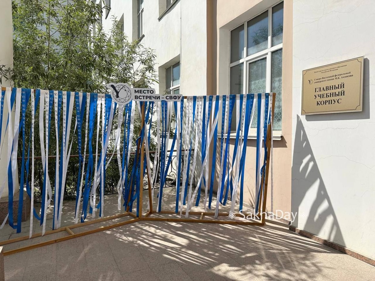 Ректор СВФУ Анатолий Николаев выразил соболезнования родным и близким погибшего студента