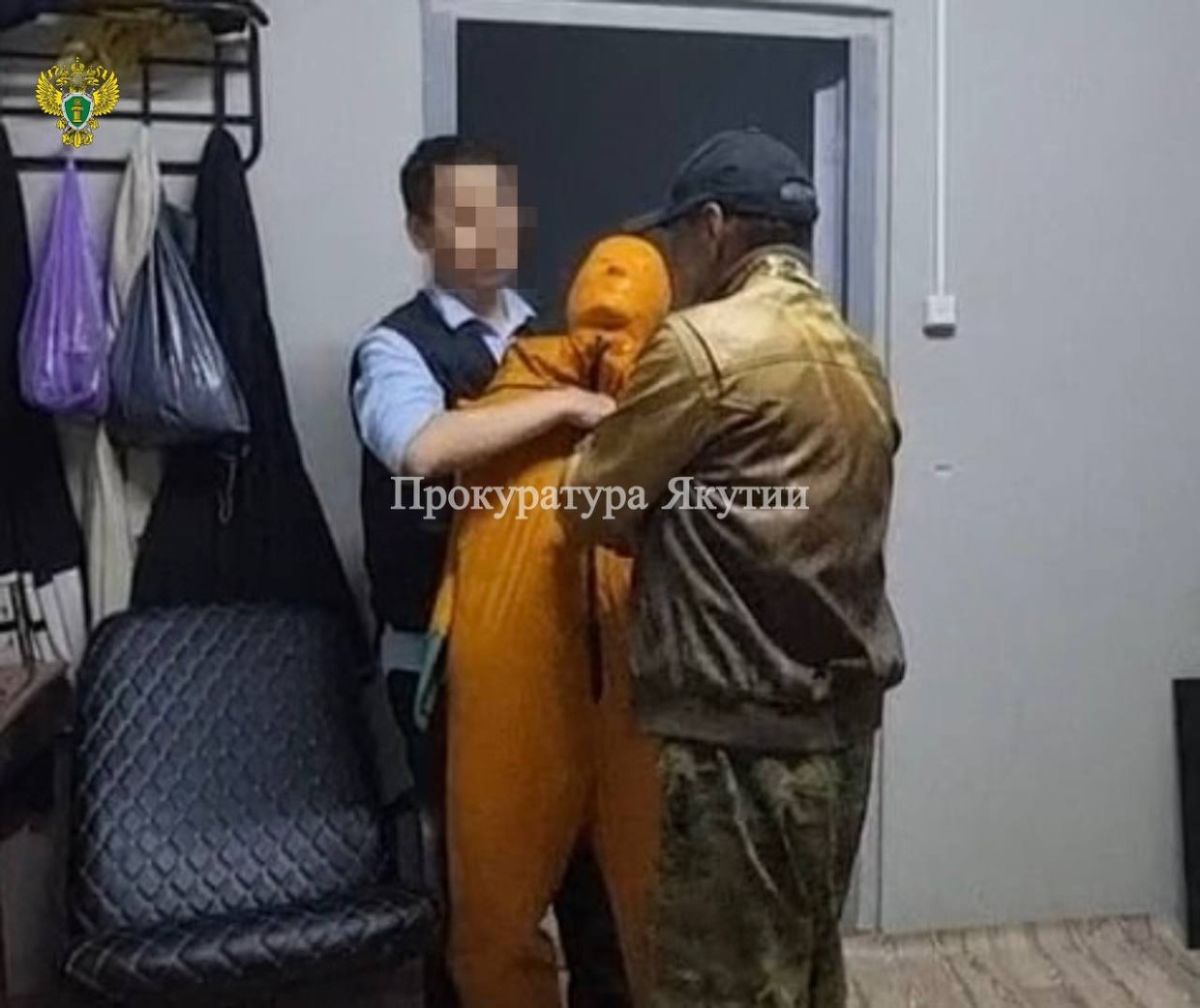 В Якутске рабочий ритуального центра попытался зарезать коллегу