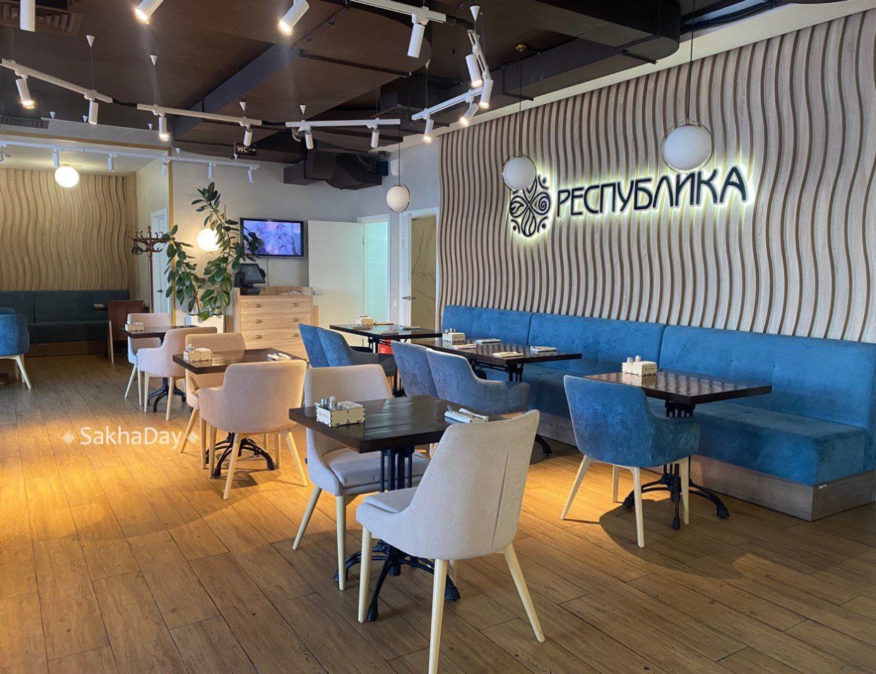 В Якутске рестораны закрываются один за другим, а нишу заняли киоски шаурмы и наливайки. Почему?