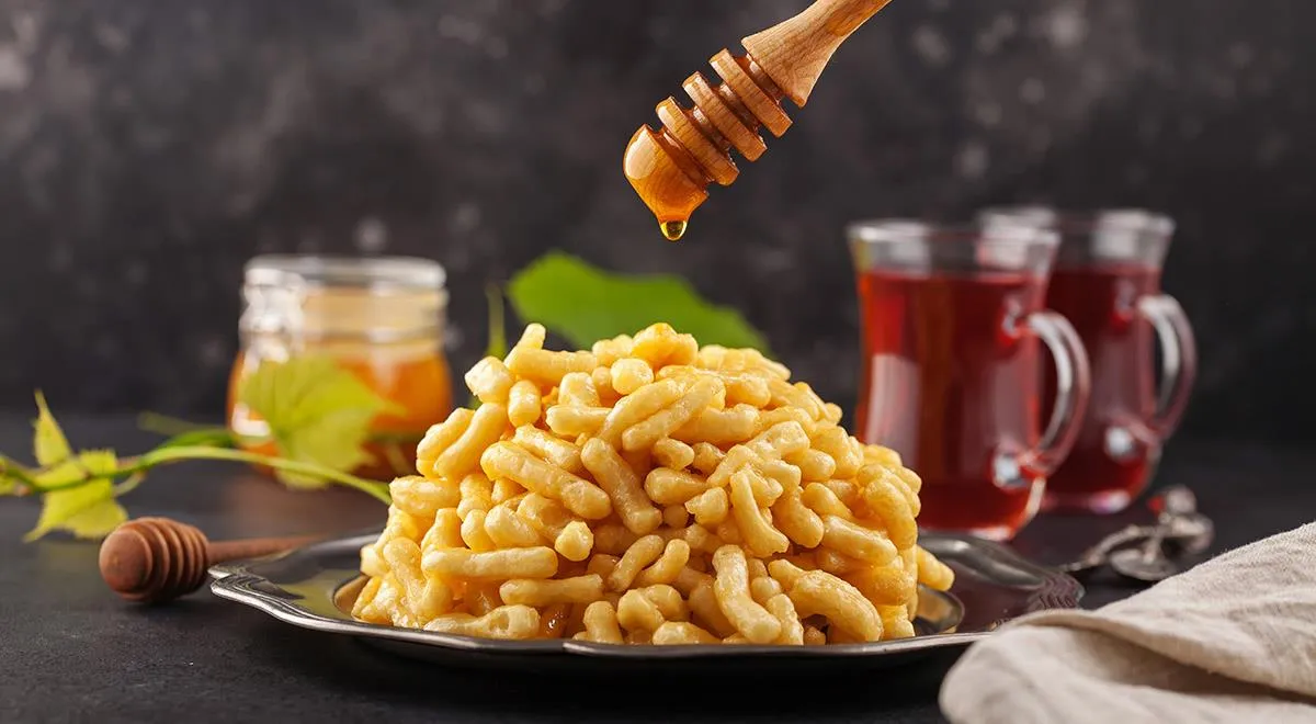 Сладкоежкам привет: оказывается, 1 сладость все-таки полезна для организма — и это всеми любимый чак-чак