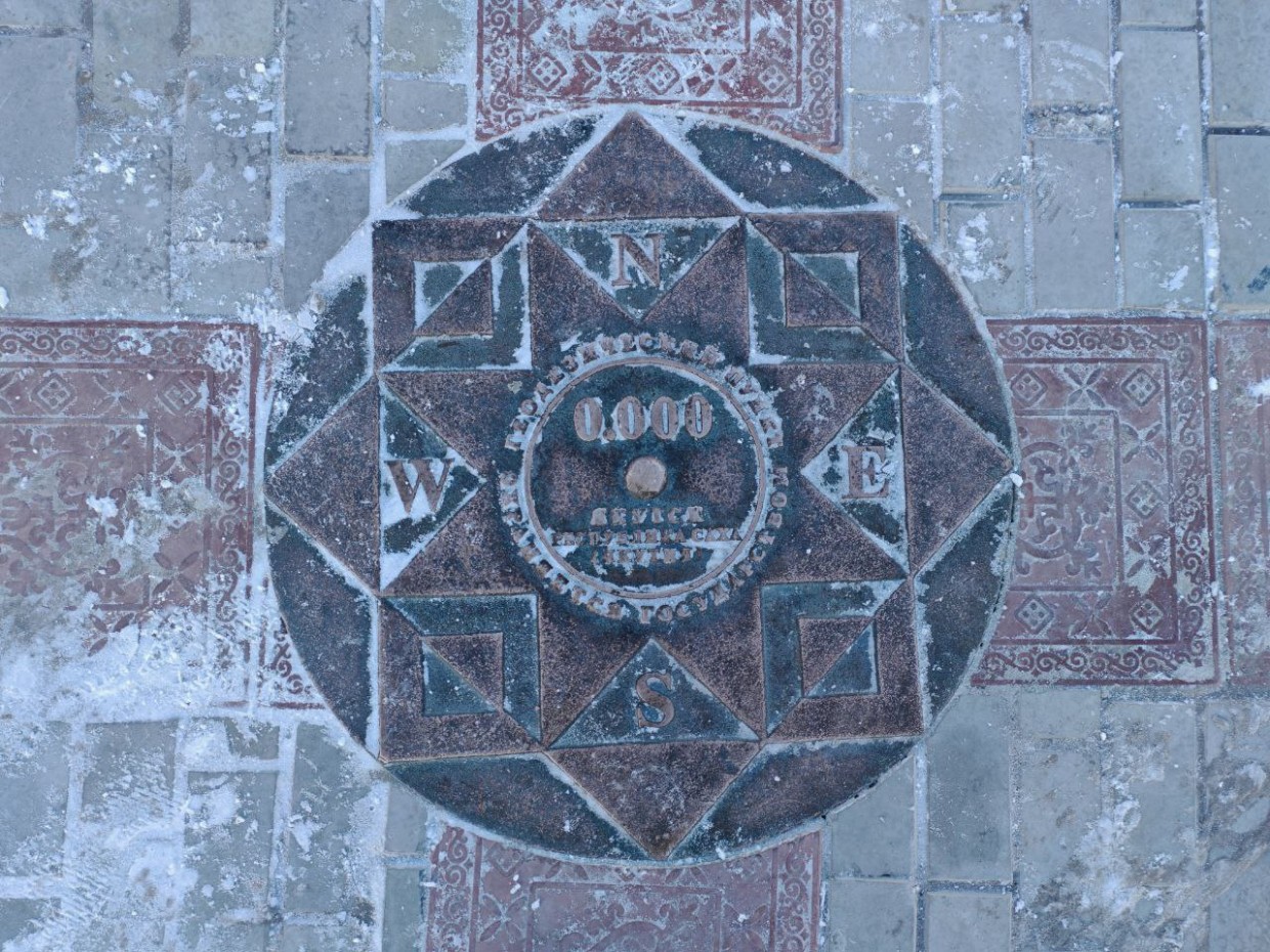 Фотофакт: В Якутске перенесли знак «Нулевой километр» из-за плохого соседства