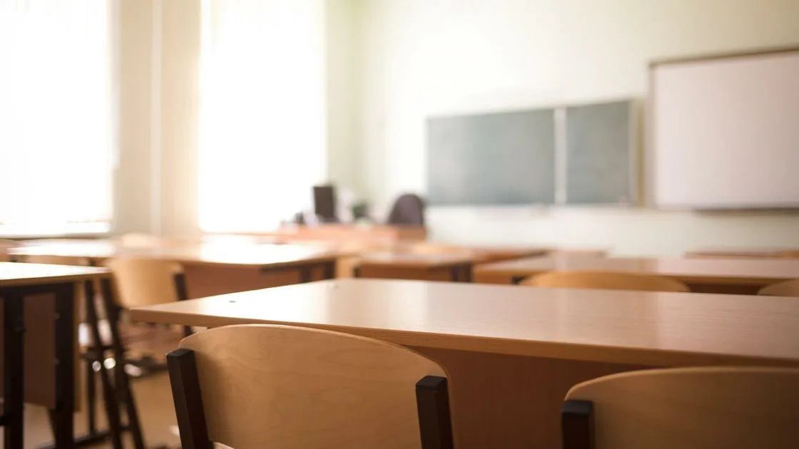 В связи с участившимися угрозами во всех образовательных учреждениях Якутска усилены меры безопасности