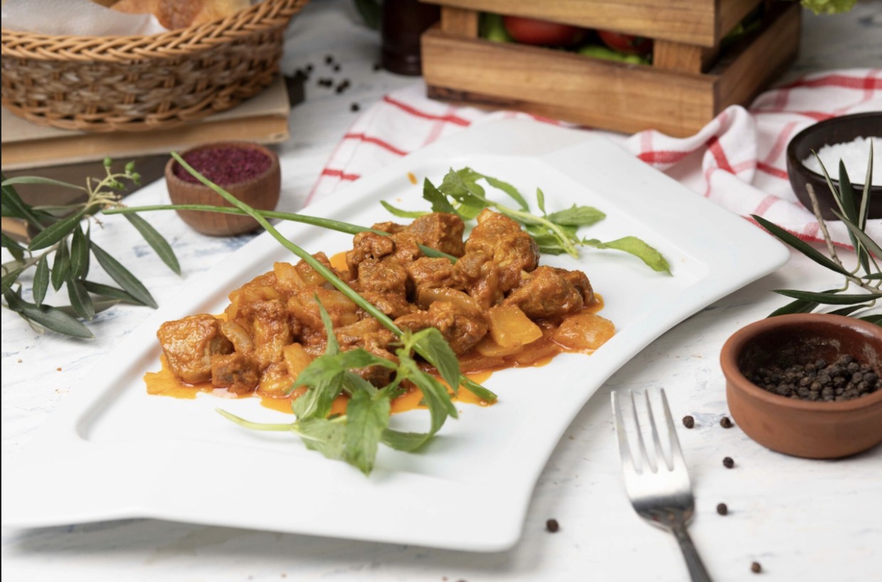 Любите погорячее? Отличный вариант горячего на новогодний стол — пальчики оближешь, ум отъешь и далее по списку