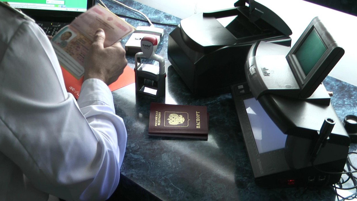 С 2026 года меняются правила выезда детей за границу: ФСБ опубликовало разъяснение