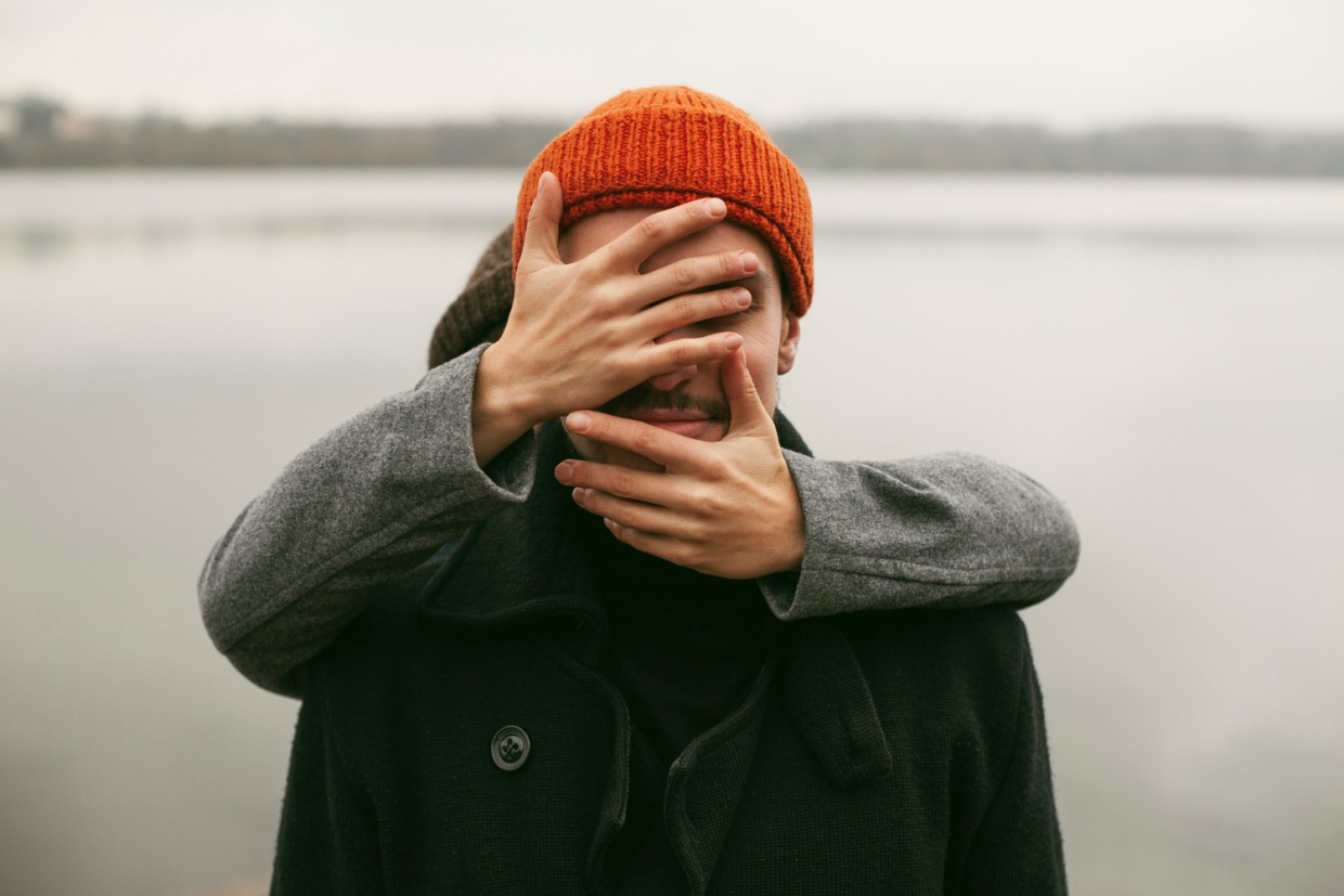 Прощай, незнакомец — даже помощь на улице может обернуться обманом, новая схема мошенников