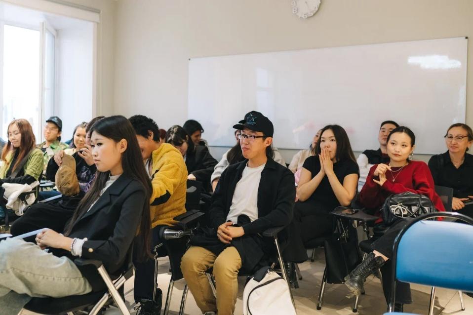 В студенческом клубе «Эйдос» обсудили истоки государственности Якутии