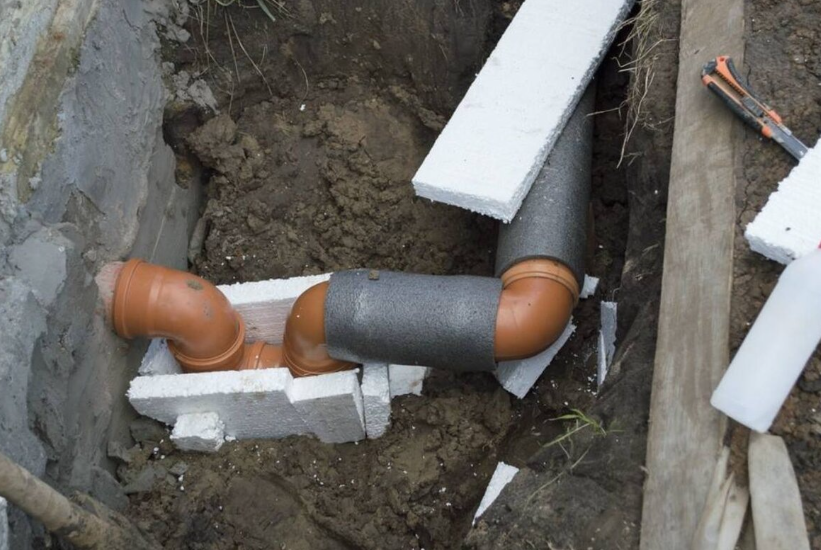 Фатальные ошибки монтажа: как установить канализационные трубы в частном доме — сохраните свои нервы