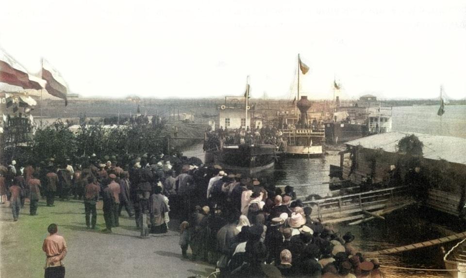 Фотография № 6 - Приезд иркутского генерал-губернатора в Якутск. Торжественная встреча на причале.