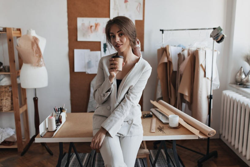 Даже пышка будет выглядит стройно: 5 нюансов, которые визуально полнят — откажитесь от них и будет вам счастье