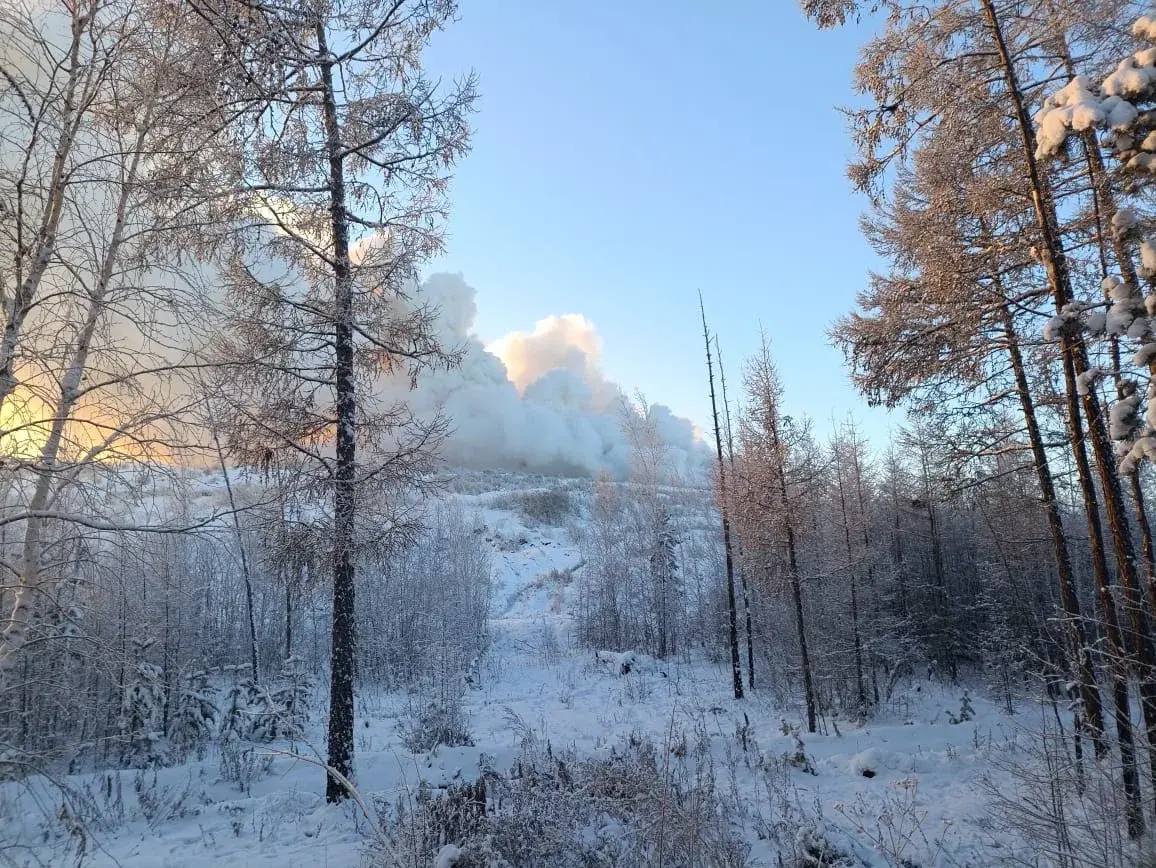 Жители Якутска сообщают о сильной вони из-за горящей свалки на Вилюйском тракте