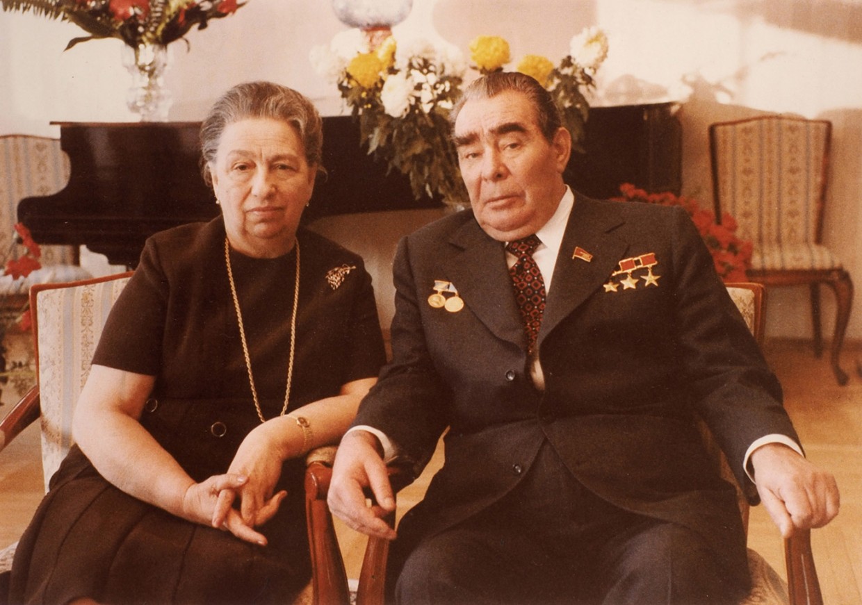 Осталась у разбитого корыта — что случилось с женой Брежнева после смерти лидера, история женщины, прожившей 90 лет