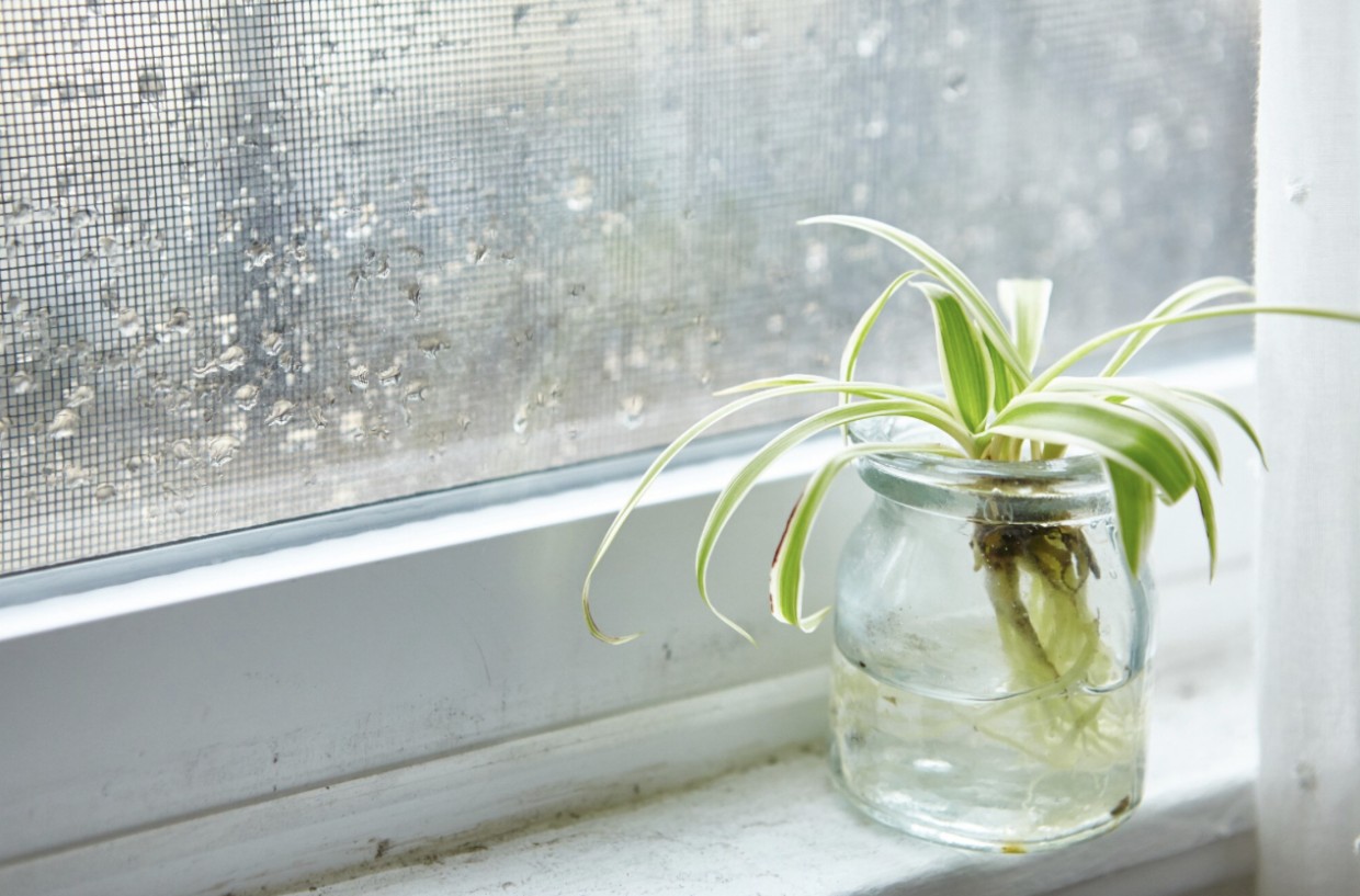 Брр, как холодно! Если дует из-под подоконника, не беда — решаем проблему на раз-два, быстро и 100% эффективно