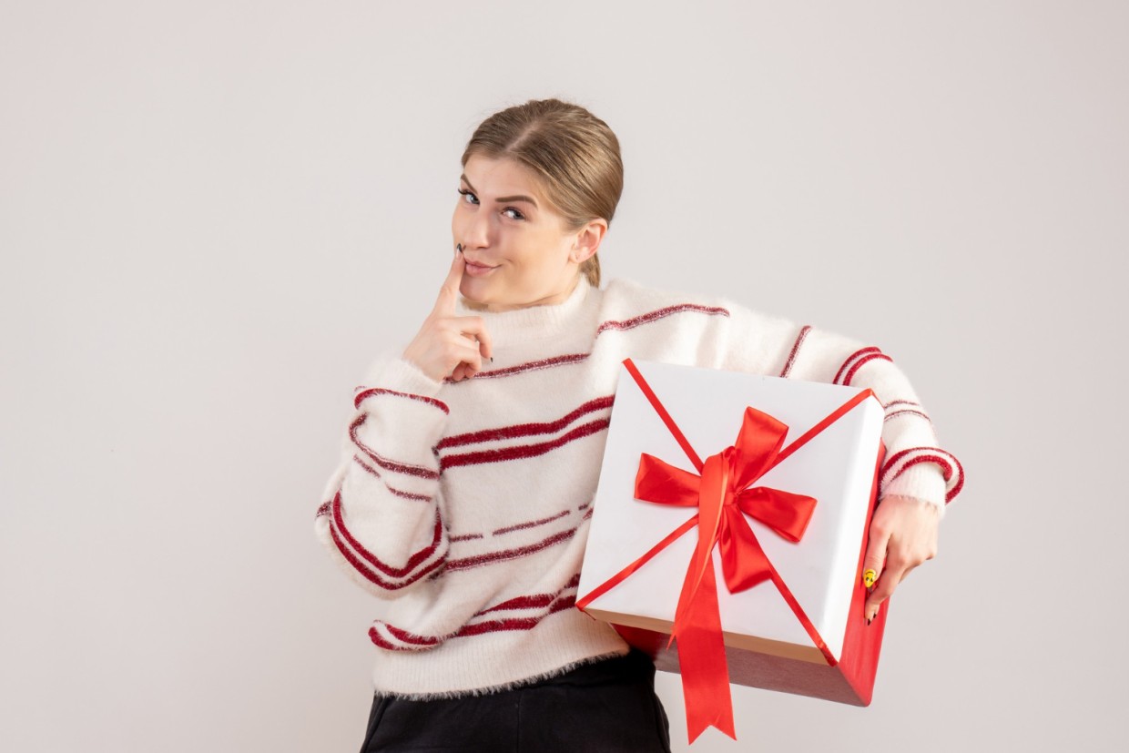 Ищите под елкой: под Новый год Вселенная одарит 1 знак Зодиака — вы будете бесконечно счастливы