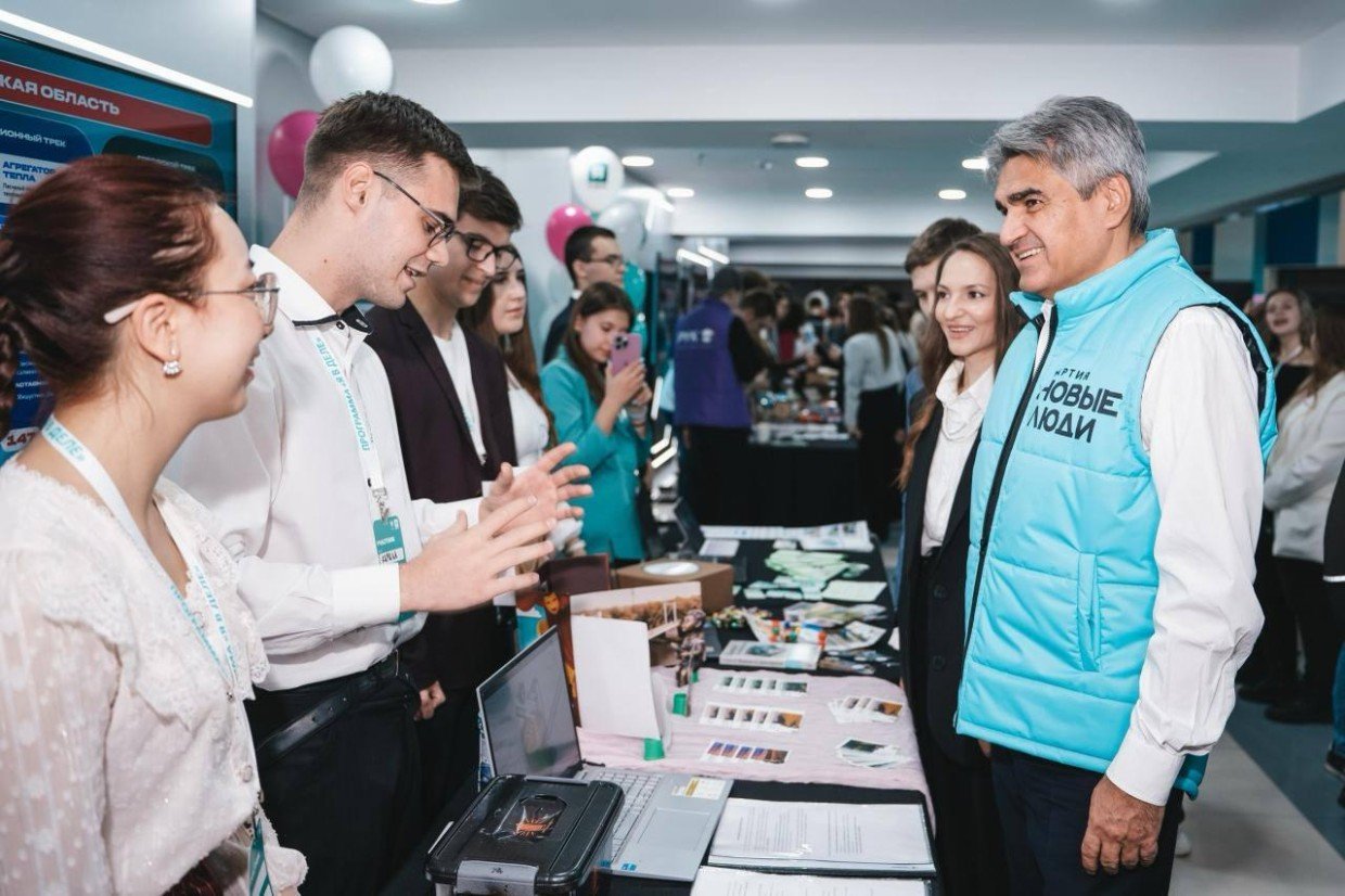 В Якутии партия «Новые люди» помогла студентам запустить необычный сервис выгула домашних животных