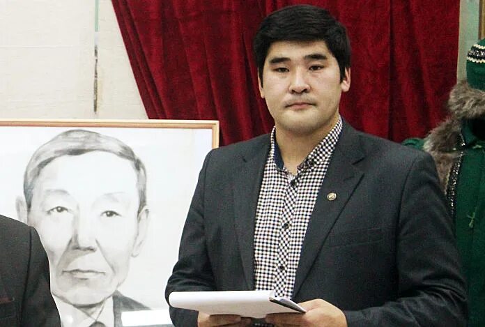 Директор Музея хомуса сломал нос бывшей любовнице?