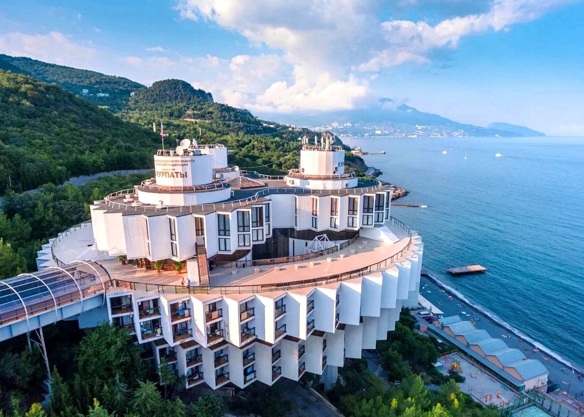 Они не должны были существовать: три шедевра, которые выглядят как объекты из будущего — СССР строил такое?!