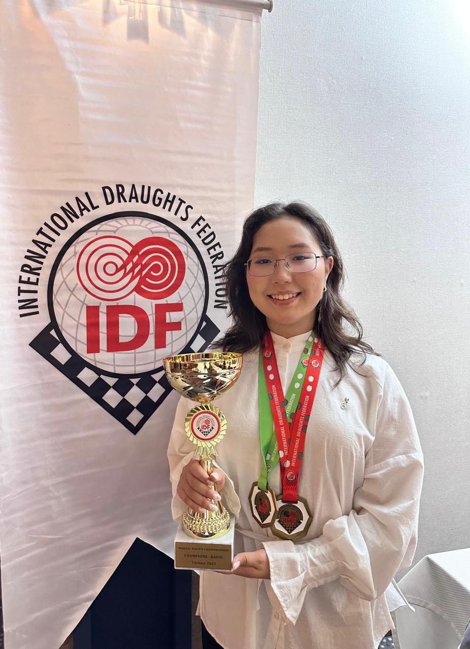 Сандаара Апросимова выиграла золото в финале Кубка мира  в Санкт-Петербурге