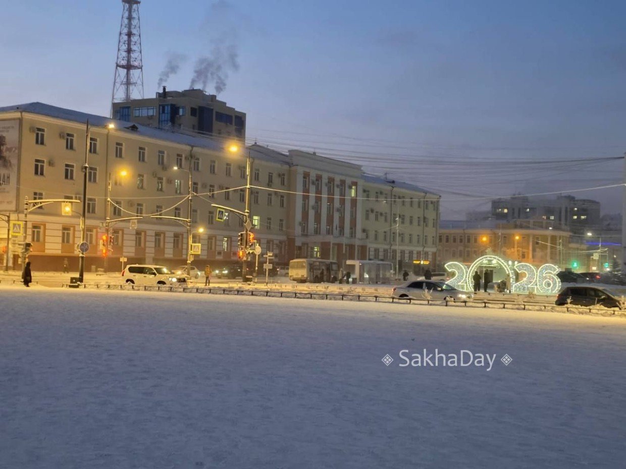 Горожане просят теплую остановку на площади Ленина