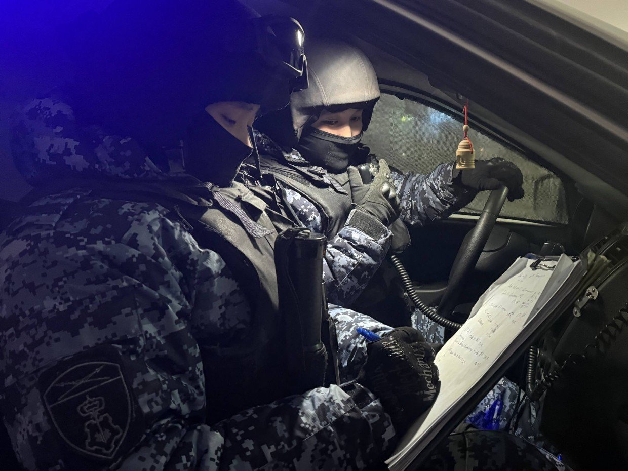 Росгвардейцы задержали девушку за препятствия работе бригаде скорой помощи