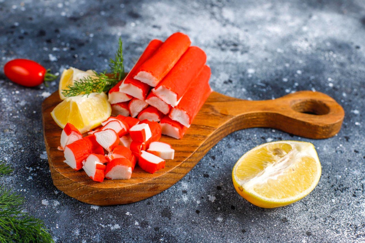Закуска с крабовыми палочками: самый вкусный рецепт — проще и интереснее не бывало