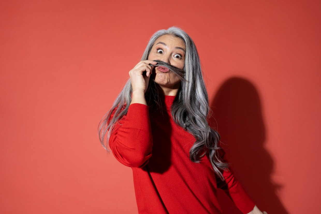 Просто добавь кофе и яйцо: крашу седину по совету дерматолог из СССР каждый месяц — и они всегда блестящие