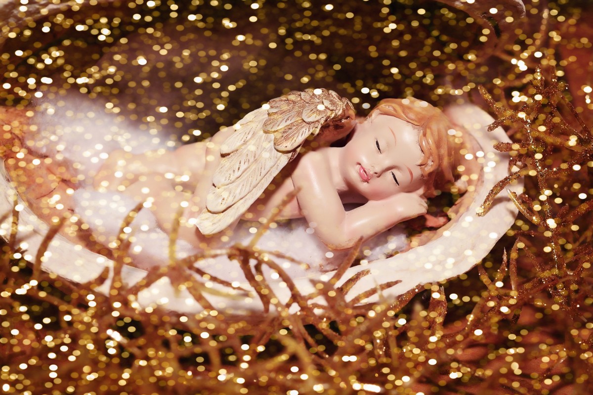 Под надзором Ангелов: 4 знака Зодиака весь декабрь будут под защитой — период процветания и успеха