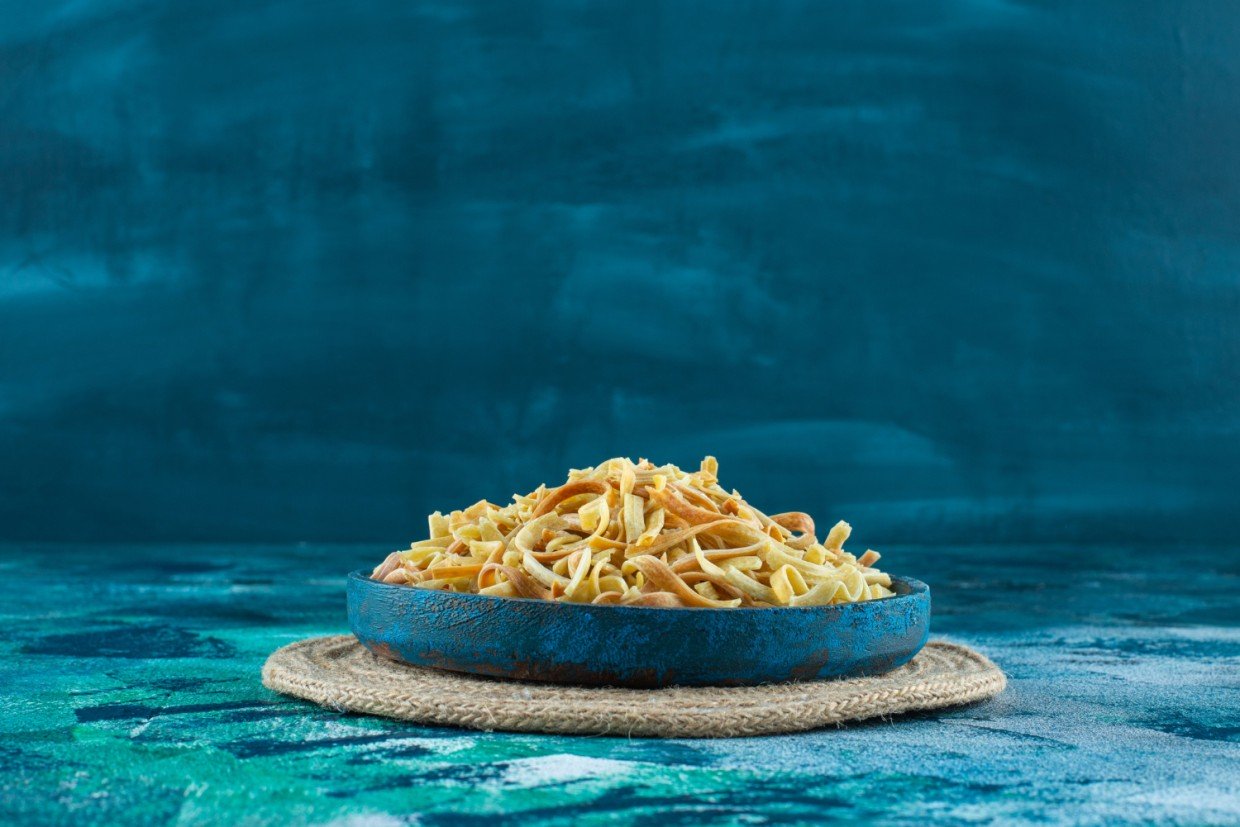 Салат «Стог сена» на Новый год: гениальный праздничный рецепт — что приготовить вместо селёдки под шубой