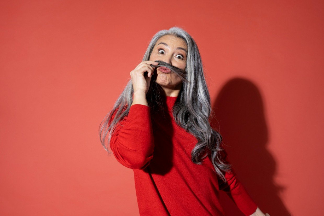 Просто добавь кофе и яйцо: крашу седину по совету дерматолог из СССР каждый месяц — и они всегда блестящие