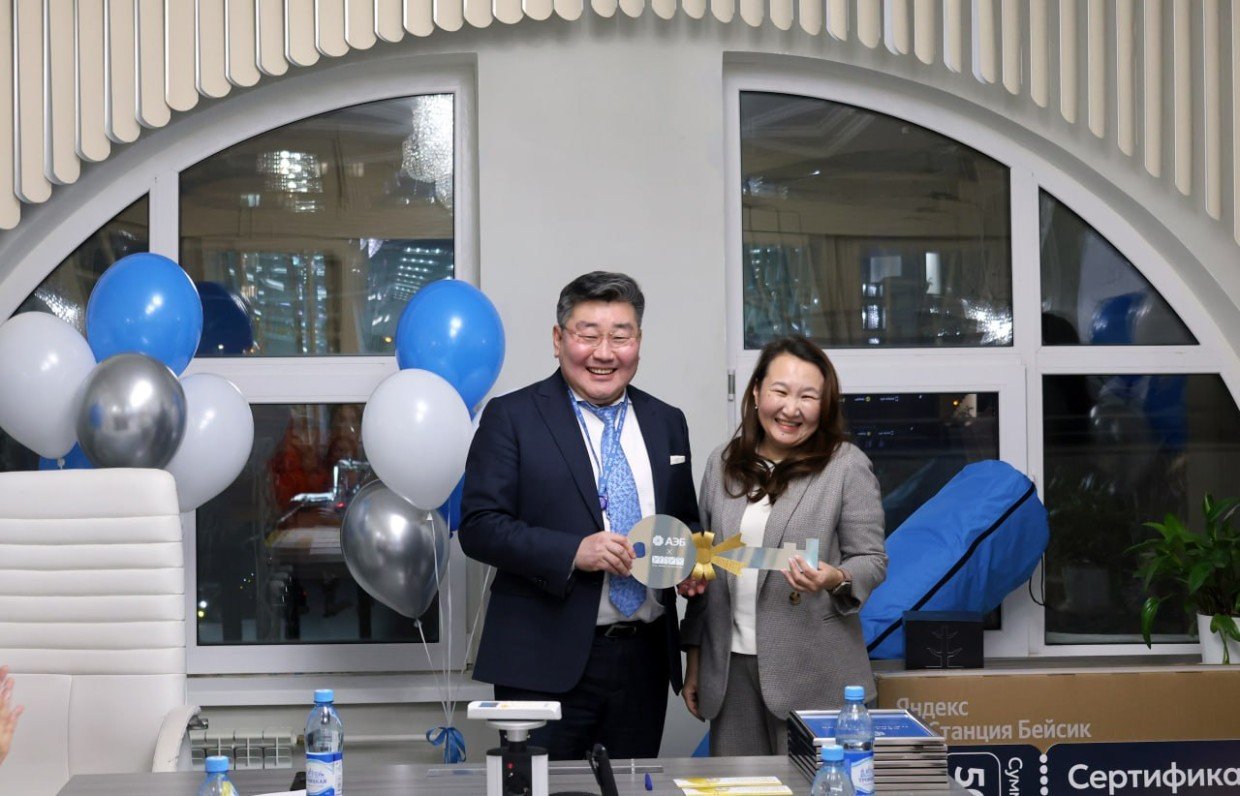 Квартира, путешествие и iPhone нашли своих владельцев: Алмазэргиэнбанк сегодня вручил призы грандиозного розыгрыша