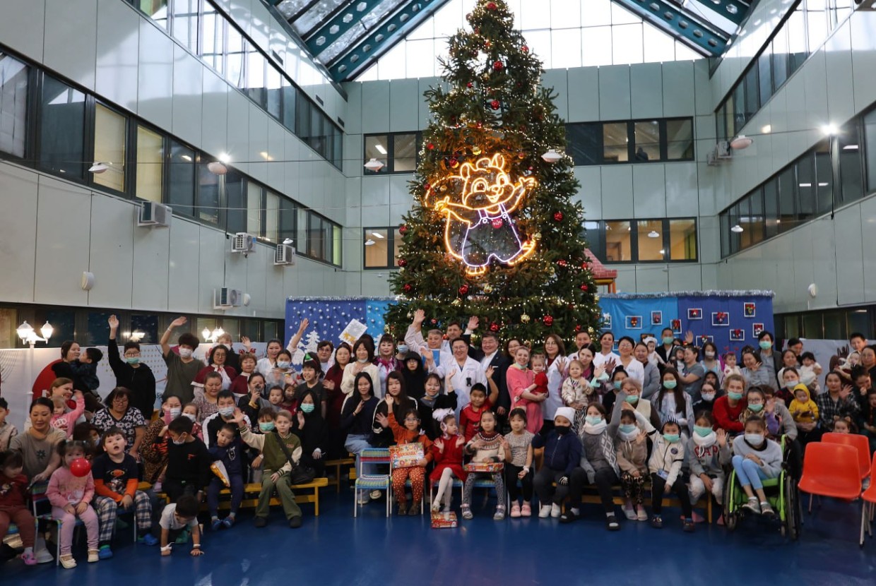 18 лет помощи и надежды: АЭБ продолжает поддержку детского онкоотделения