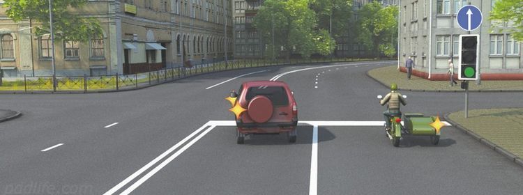 Можно ехать, но куда — конфликт знака и светофора: на экзамене по ПДД путаются 72%