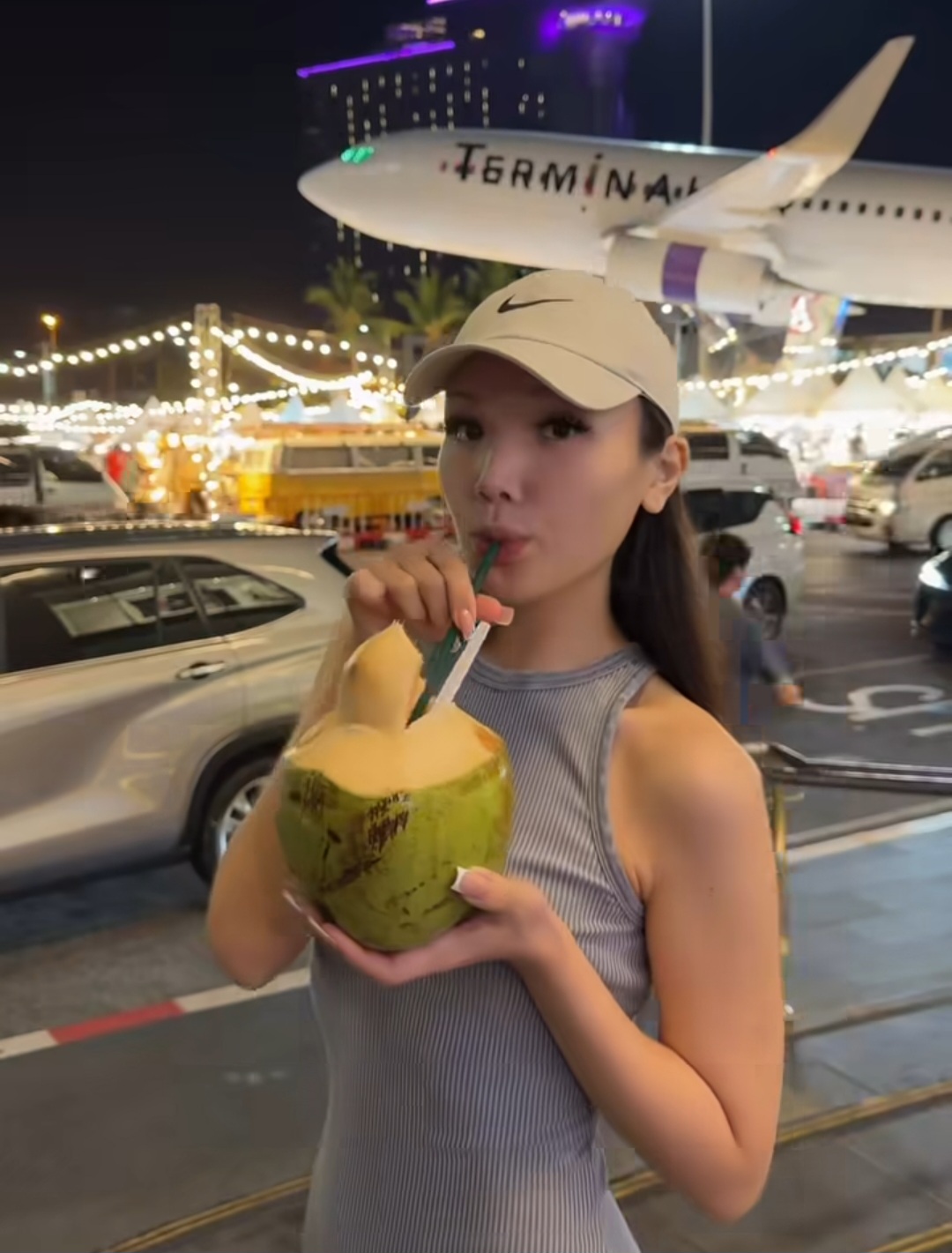 «Холостая» Софья Лепчикова рванула в Таиланд с бывшим?