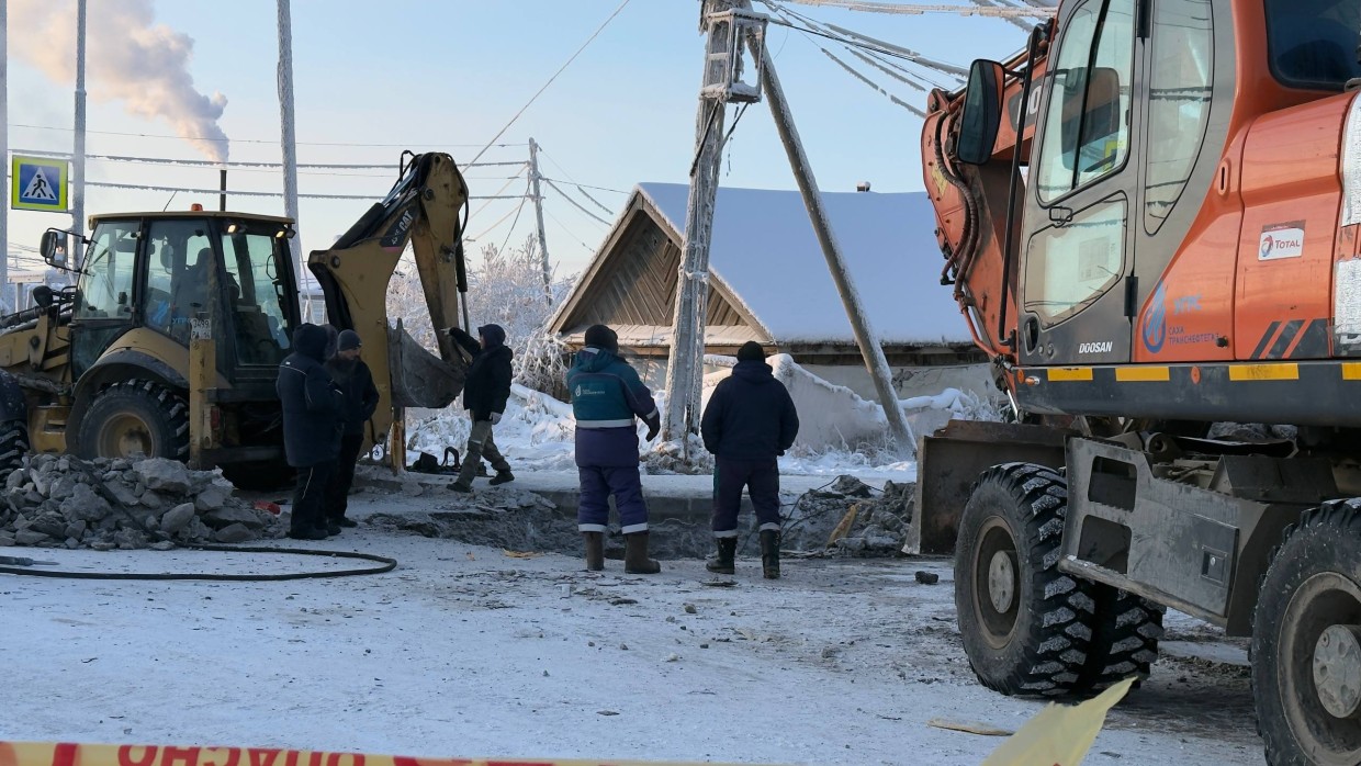 Газовики обнаружили место утечки газа. Ведутся восстановительные работы.