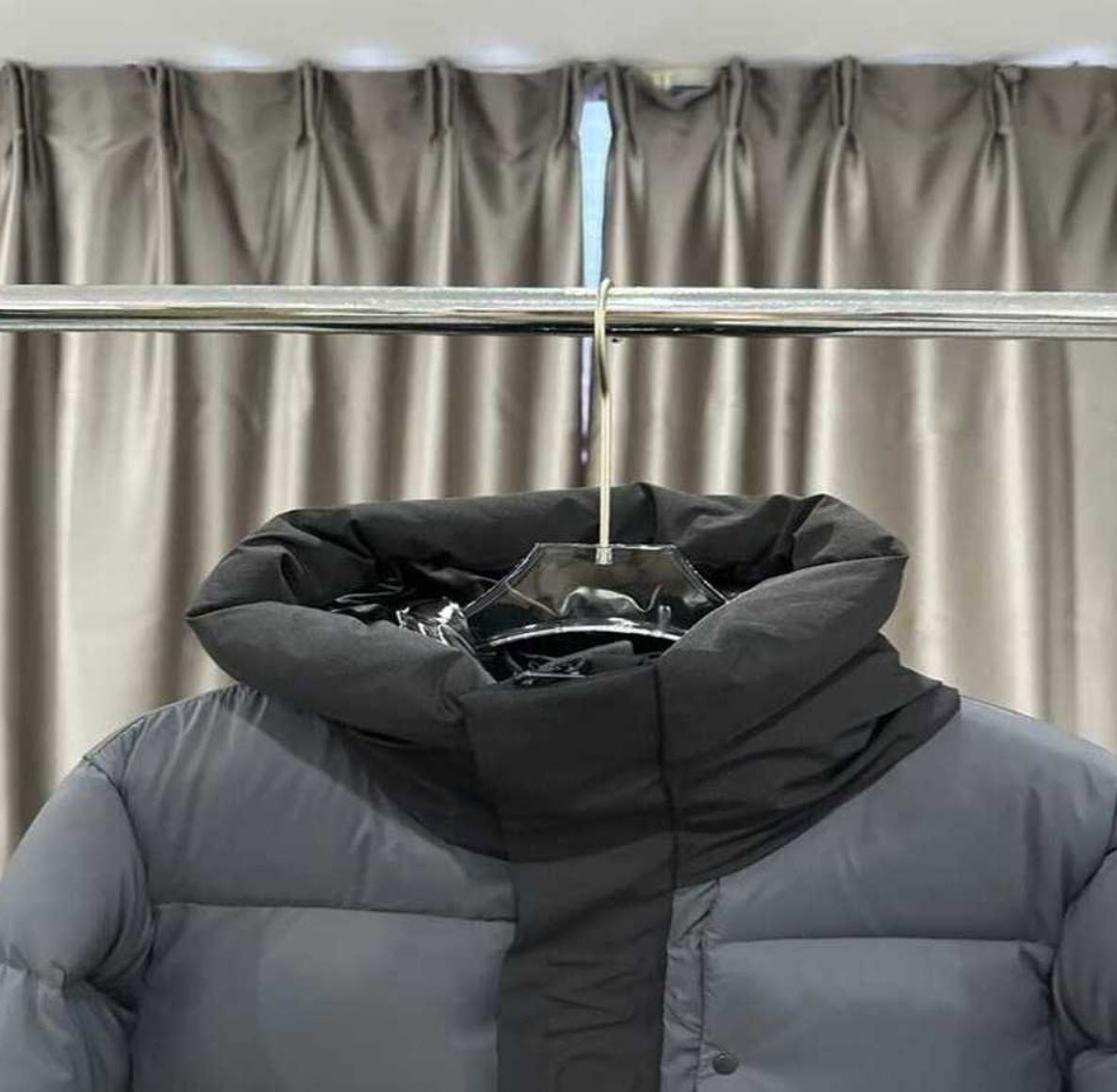 В Якутске 58-летняя женщина украла пуховик в кинотеатре