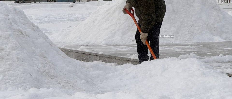 Сын 72-летнего дворника, не получившего заработную плату, написал заявление в прокуратуру Якутска