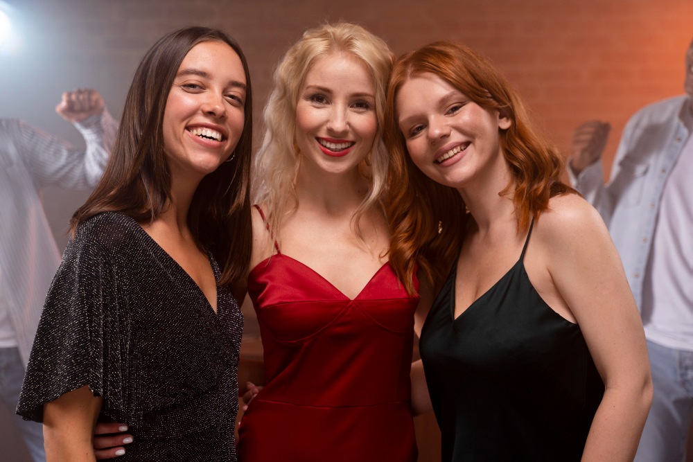 Гороскоп на четверг, 15 января 2026 года, для всех знаков Зодиака: Ракам — заряд энергии, Скорпионам — удача с деньгами, Стрельцам — помощь от близких