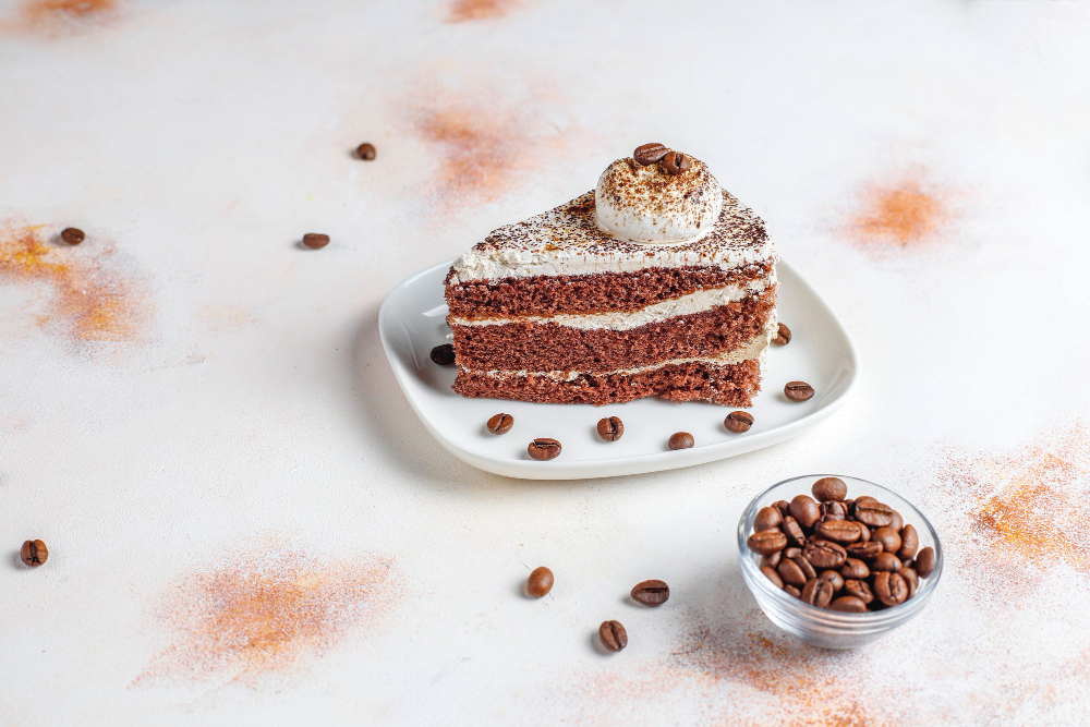 Сметанный торт «Мишка»: тот самый рецепт из детства — нежный и быстрый десерт на праздники