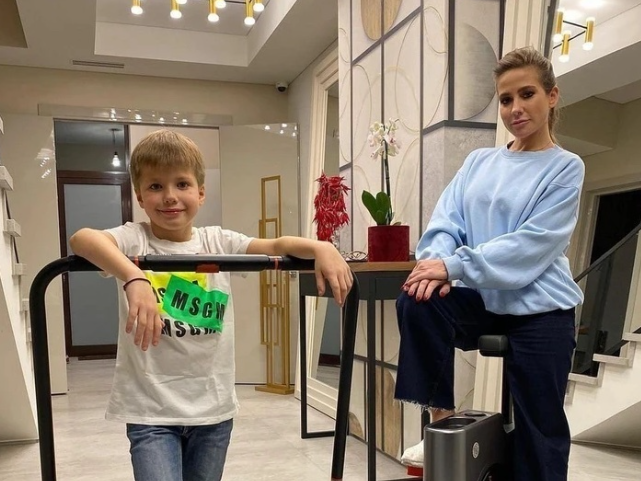 Нереальная роскошь: жилище Юлии Барановской — загородный особняк и московская квартира телеведущей