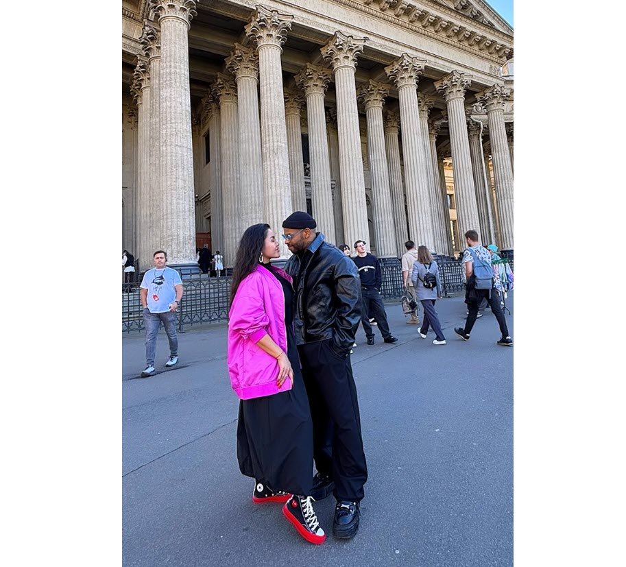 От комментария в соцсетях до перелетов через всю страну: роман танцора Джони и якутянки Кристины