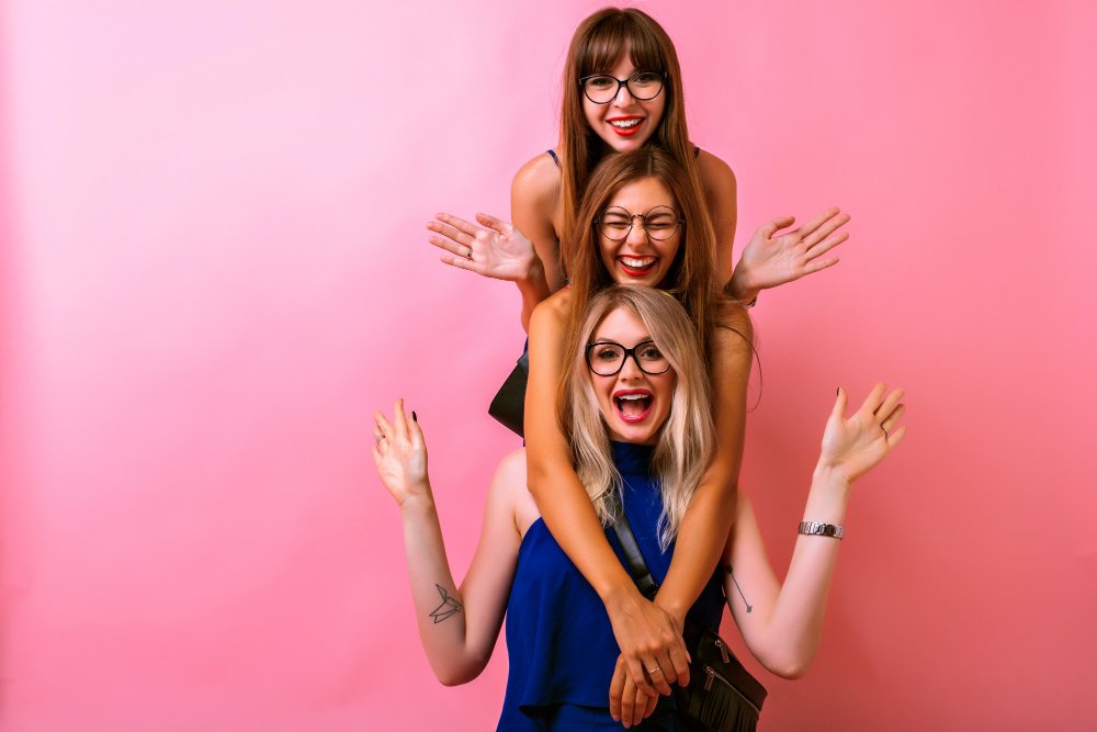 Гороскоп на пятницу, 16 января 2026 года: Львам – творческий день, Стрельцам – домашние хлопоты, Козерогам – интересное предложение