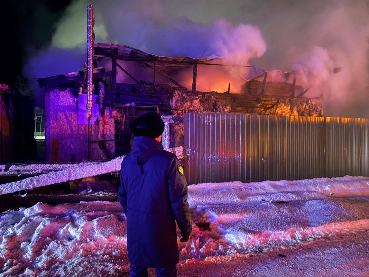Трое детей погибли при пожаре в частном доме в Намском районе