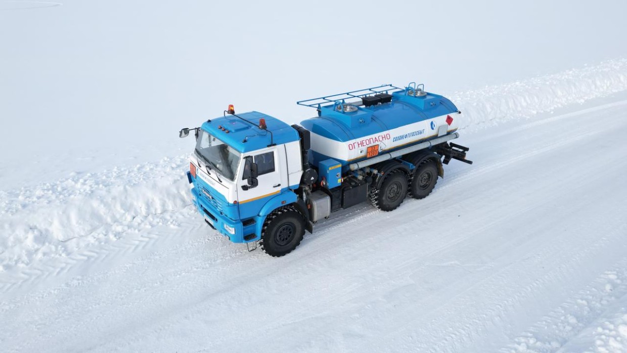 «Саханефтегазсбыт» приступил к доставке топлива автозимниками