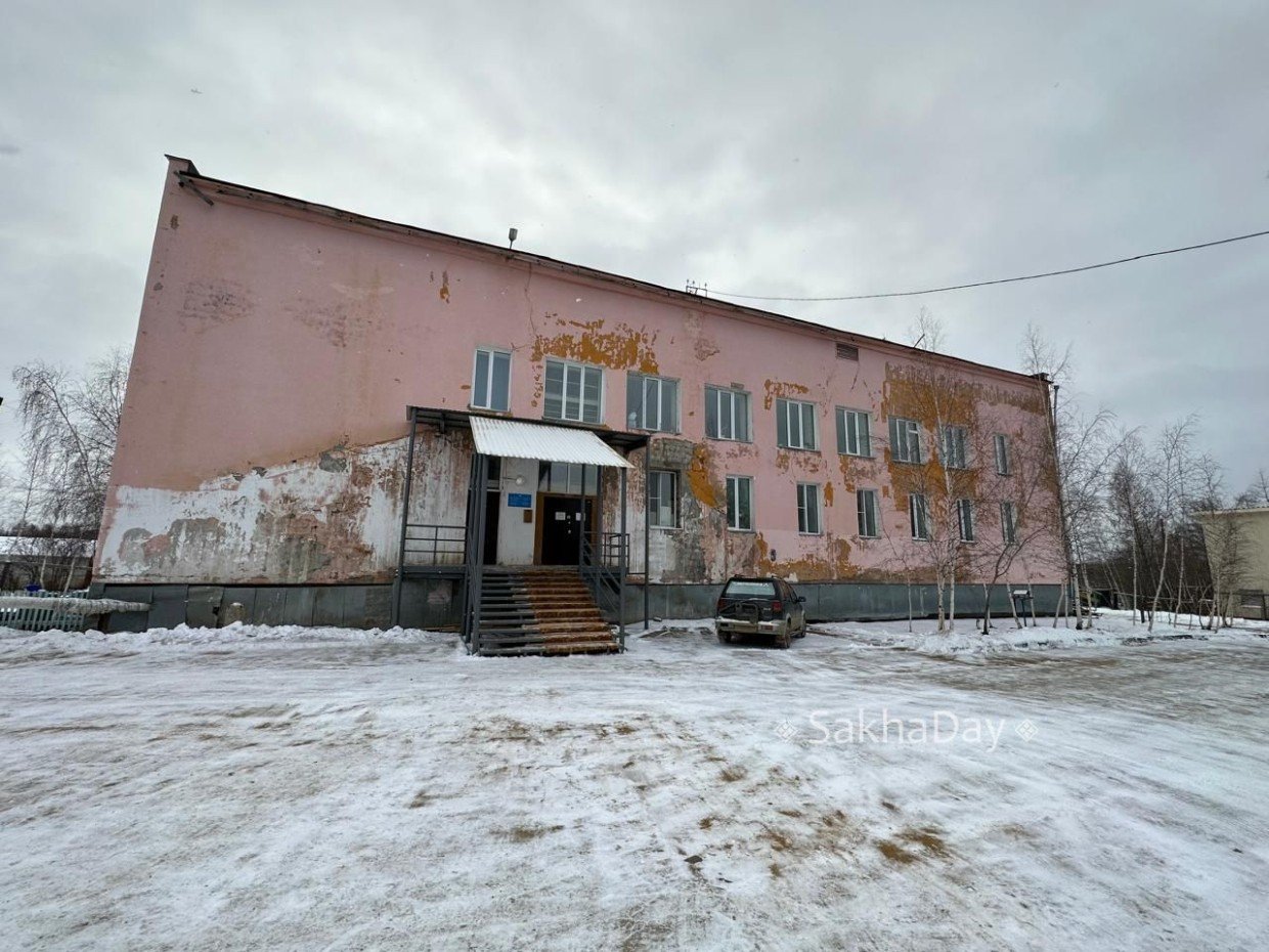 «Все лучшее - детям?».  Детсад в Магане годами разрушается без ремонта