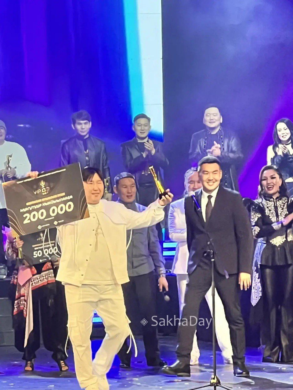 Главная награда премии «Үрдэл» досталась Василию Новоприезжему