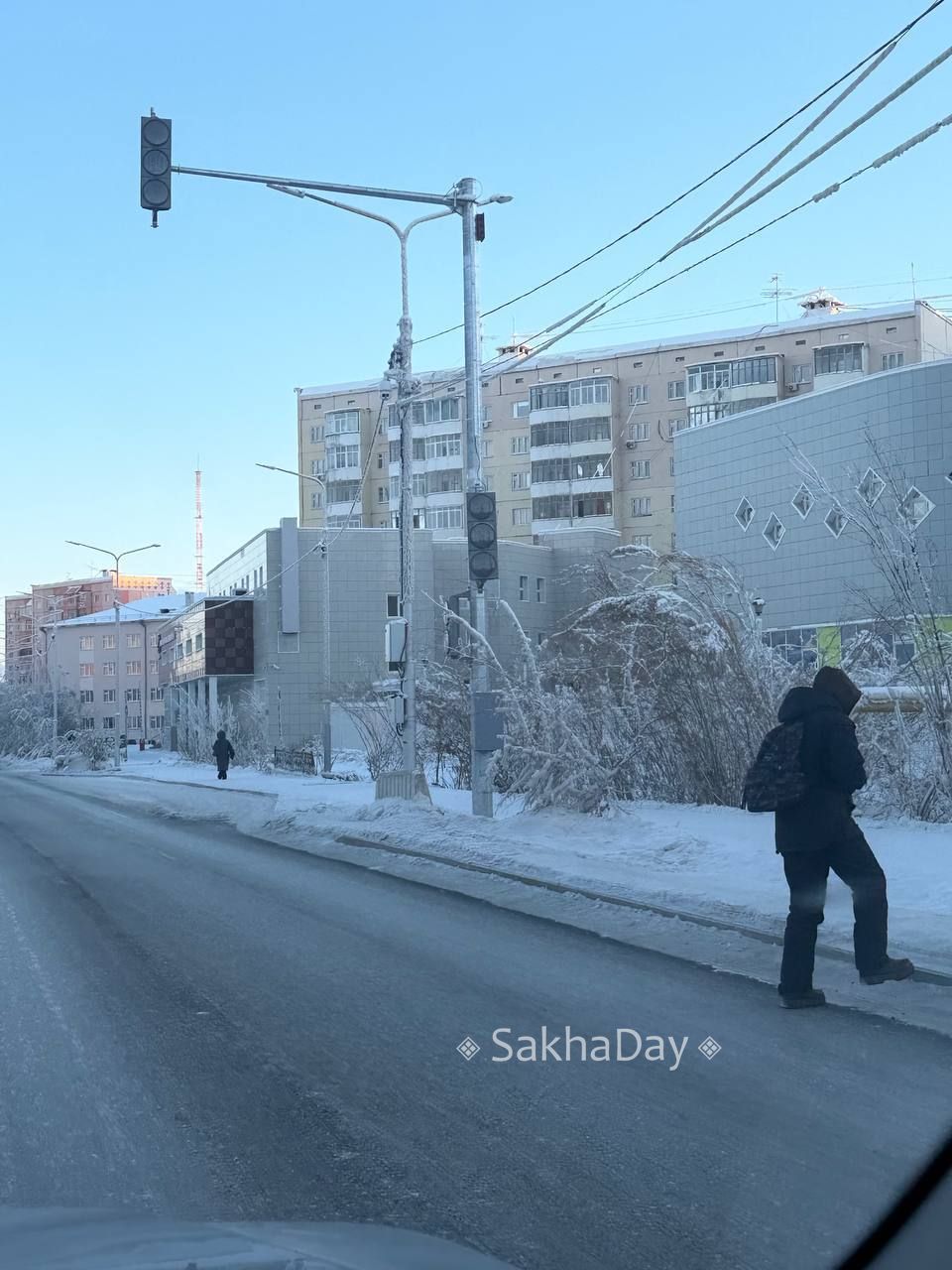 Пожар в частном гараже оставил без электричества несколько районов Якутска