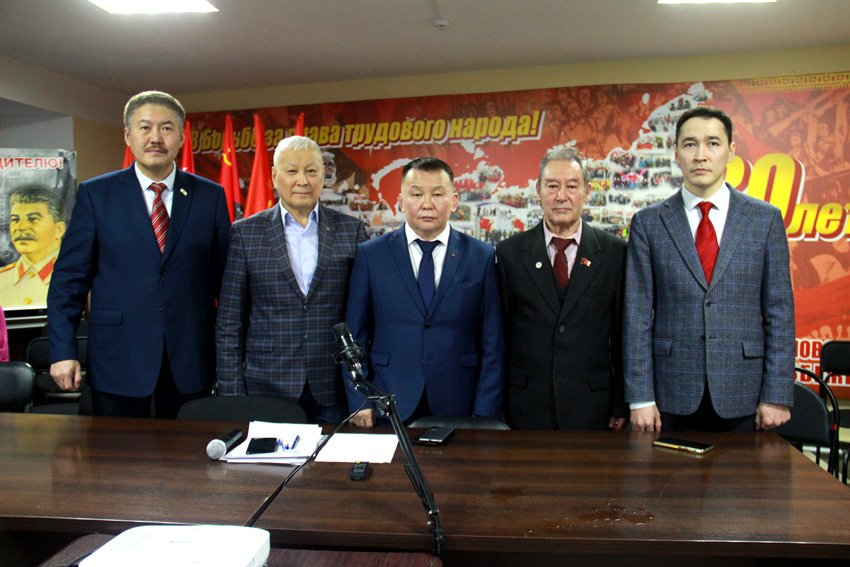 "КПРФ опять расцветет?": Названо имя нового предводителя якутских коммунистов