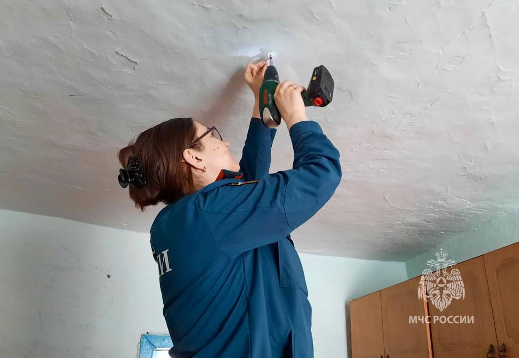 В управах Якутска проводятся акции по установке автономных дымовых пожарных извещателей