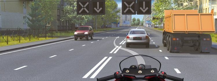 Реверсивная полоса без сигналов — ловушка в 89% случаев: один из самых коварных вопросов экзамена по ПДД